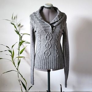 Small thick gray sweater Logg